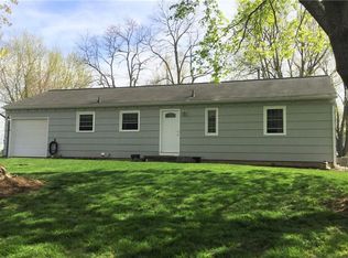 19 Round Hill Rd, Henrietta, NY 14467