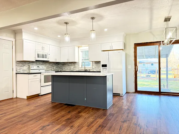 2924 Roma Ter, Manhattan, KS 66502