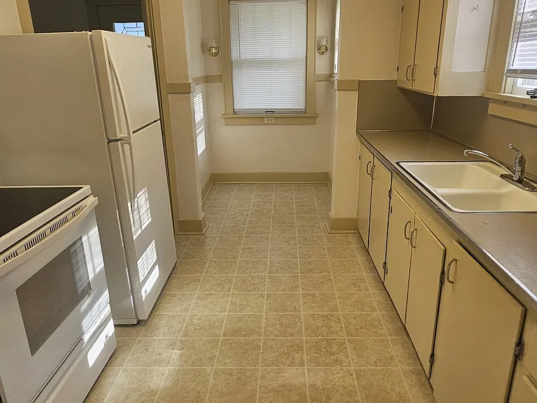 840 Fremont Ave — Photo 5