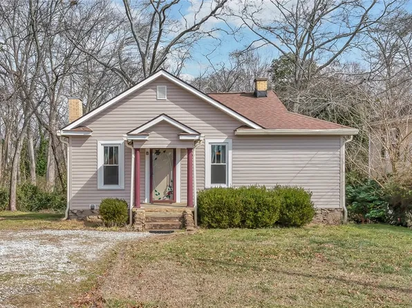 213 S Walnut St, Seneca, SC 29678