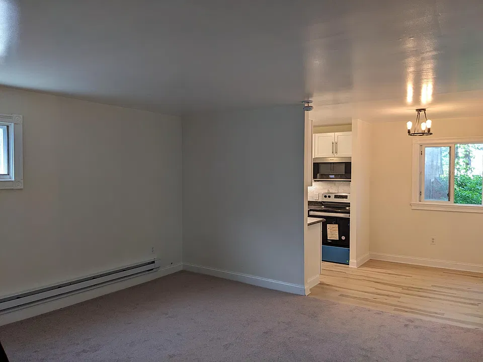 15 Linden Pl #B