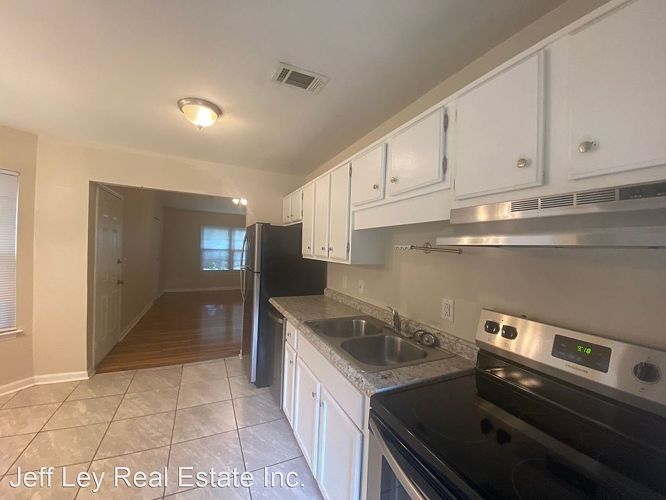 1st image of 214 Chesapeake Pl