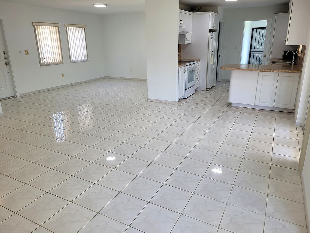 1731 SW 103rd Ave - Property Image