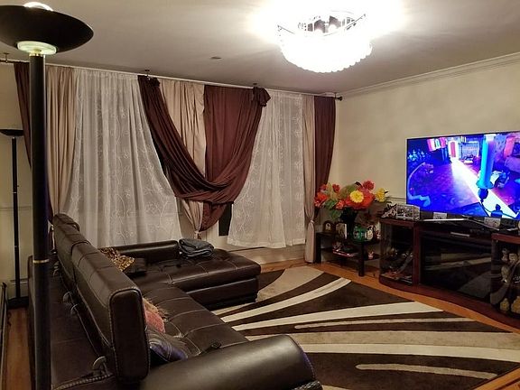 5th image of 2569 Ocean Ave APT 5A