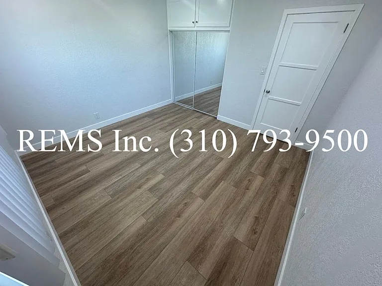 25021 Oak St — Photo 11