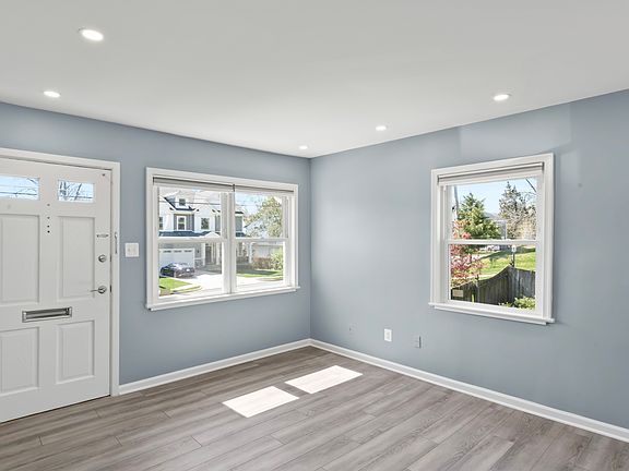 5th image of 2042 Arch Dr