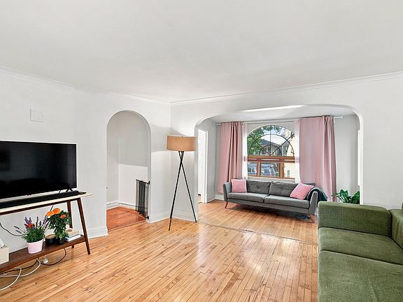 4th image of 4104 N Richmond St