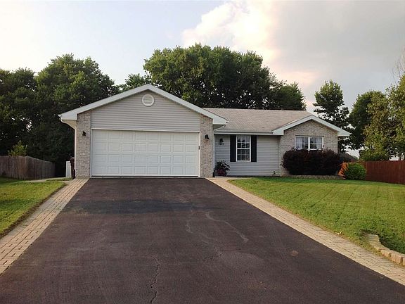 2nd image of 5645 Pierce Ln