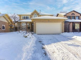 211 Rushdale Dr, Hamilton, ON L8W2Z5