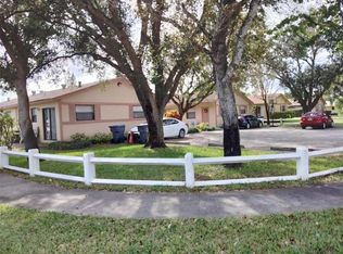 5900 Hayes St, Hollywood, FL 33021