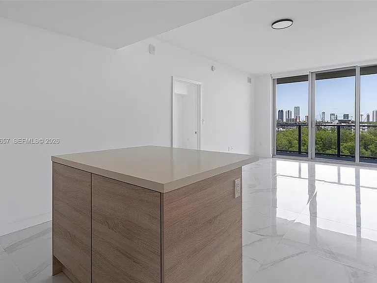 16385 Biscayne Blvd #717 — Photo 22