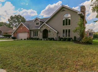 54 Virginia Ave, Jeffersonville, IN 47130