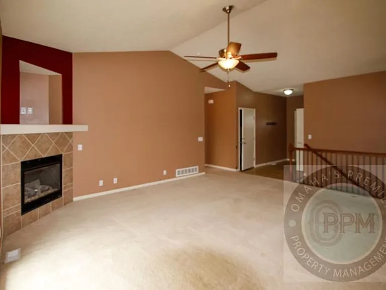 809 Lake Tahoe Dr — Photo 5