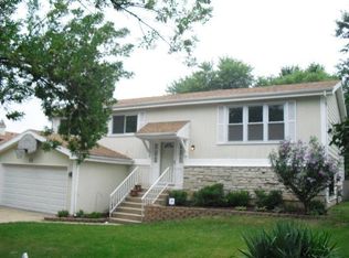 253 Windsor Dr, Bolingbrook, IL 60440