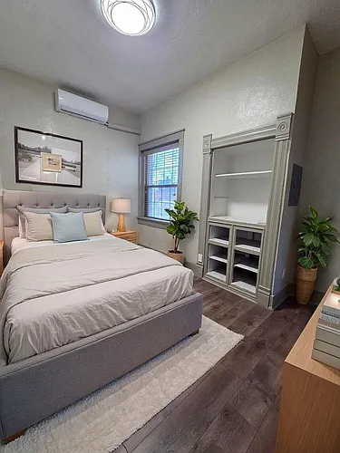 1000 Carteret Ave Photo 1