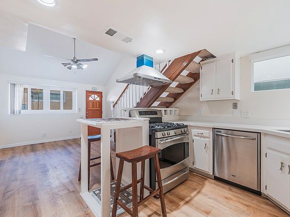 5th image of 4139A Jackson Ave #A