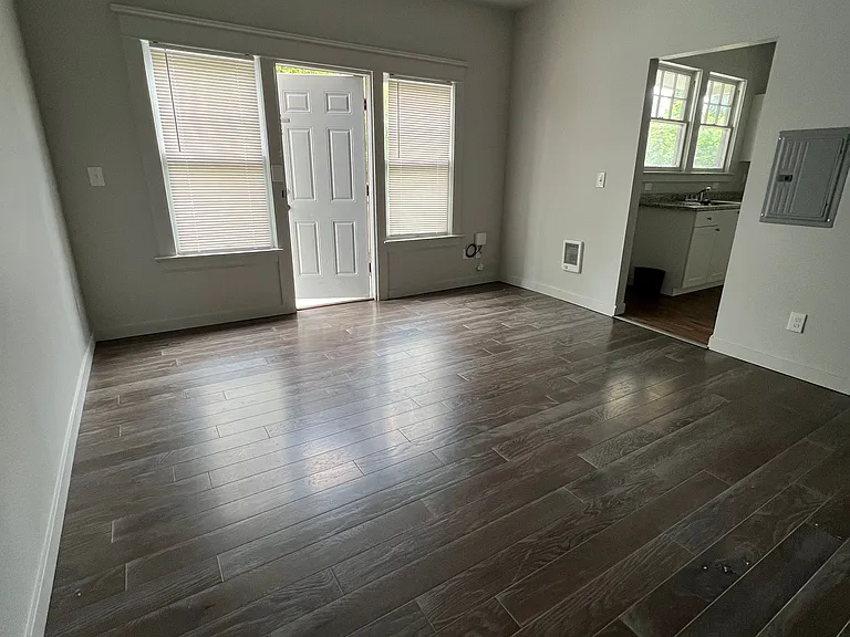 554 SW Jefferson Ave #3 — Photo 2