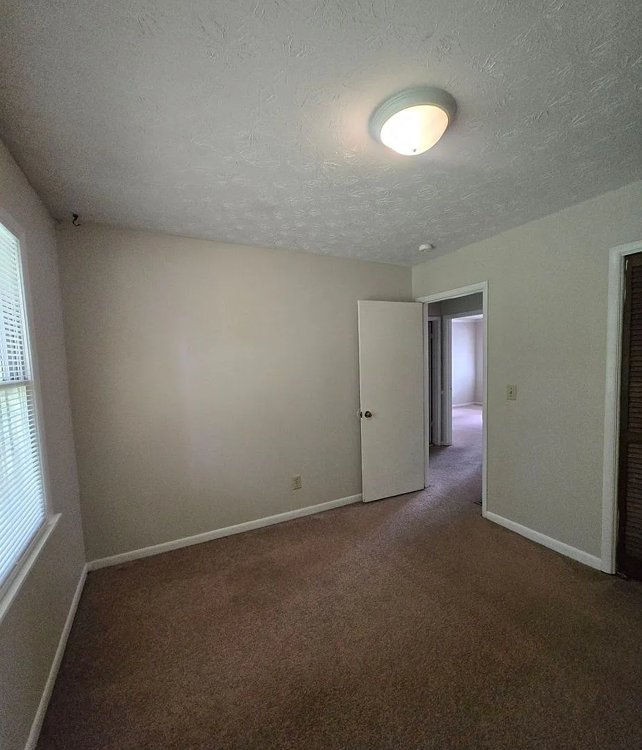 Springhill Apartments — Photo 4