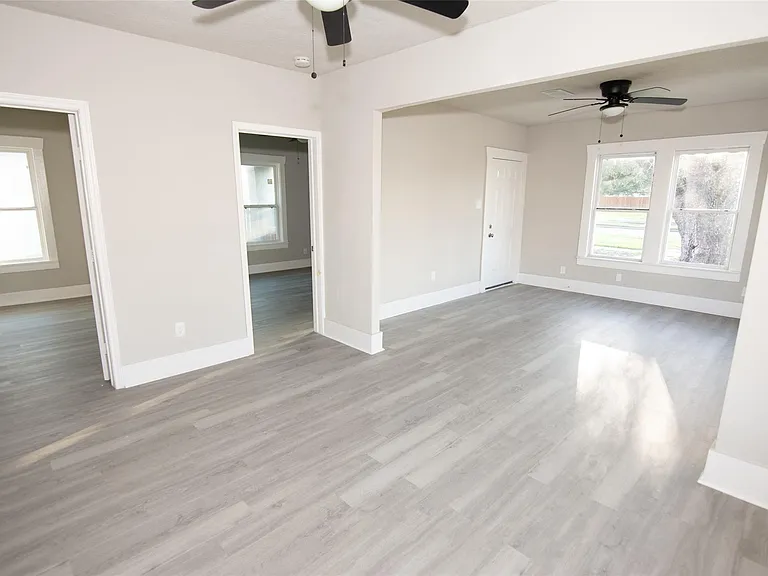 3307 Broadway St #5 — Photo 5