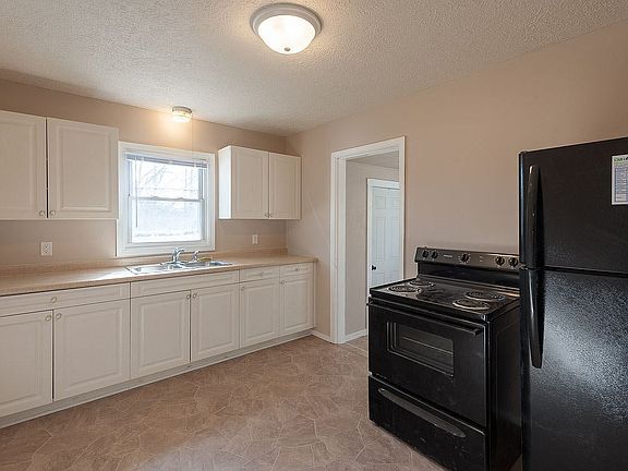3rd image of 2301 S Milton Dr