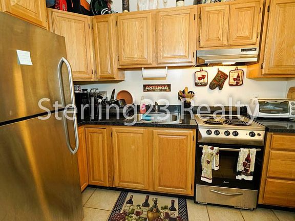 5th image of 2566 12th St APT 1C