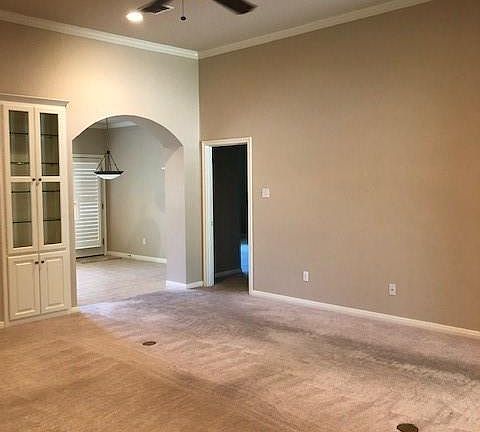 5th image of 9121 Darby Ln