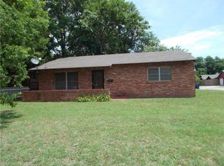 1527 S 17th St #TOWNHOUSE, Chickasha, OK 73018