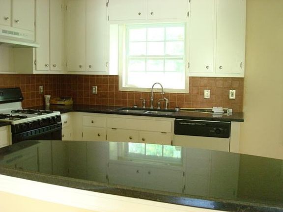 Beautiful granite and breakfast bar