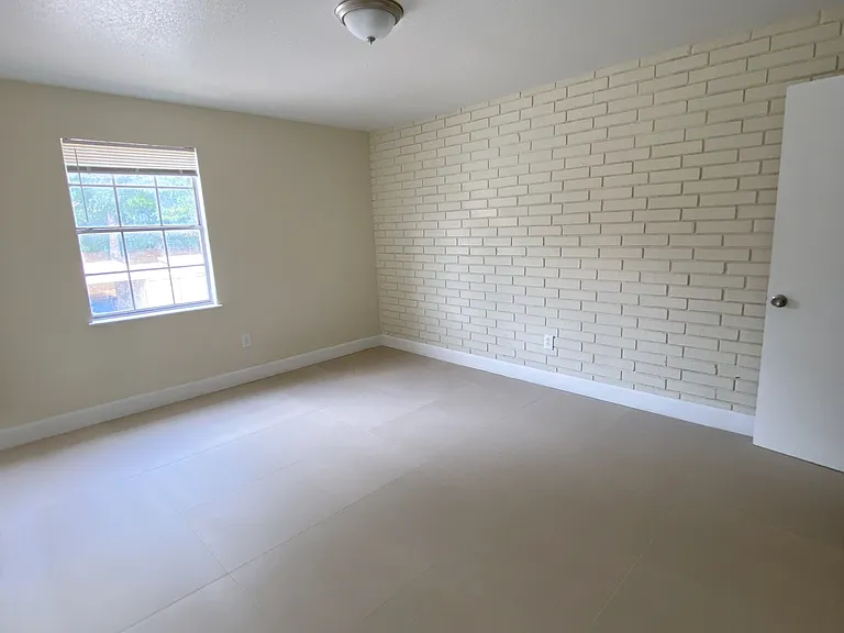 2295 Candlewyck Cir — Photo 1
