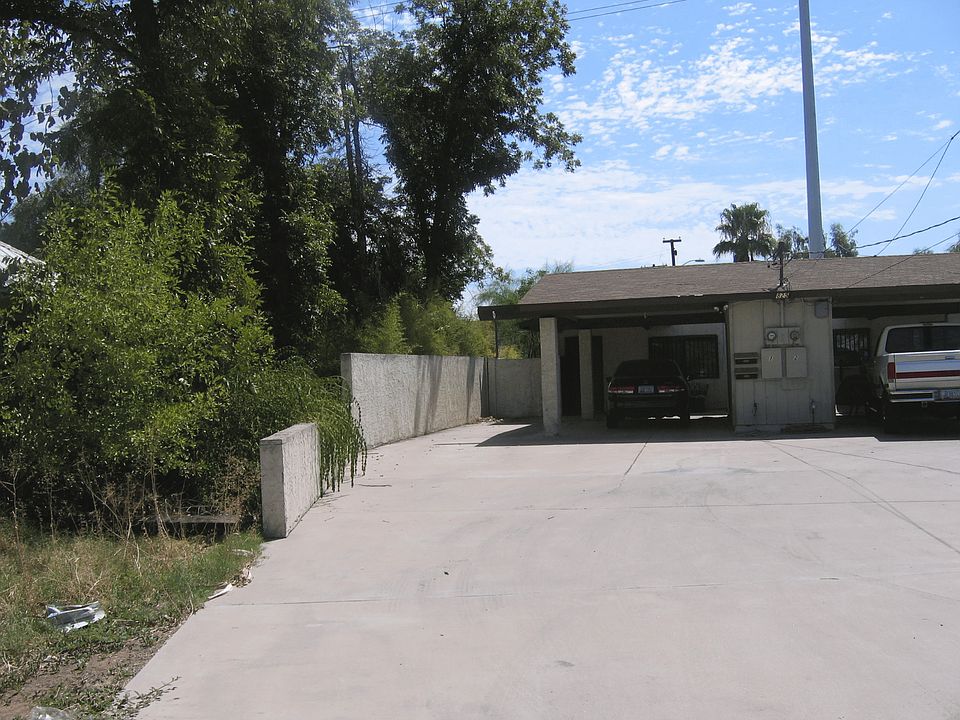 Front drive way