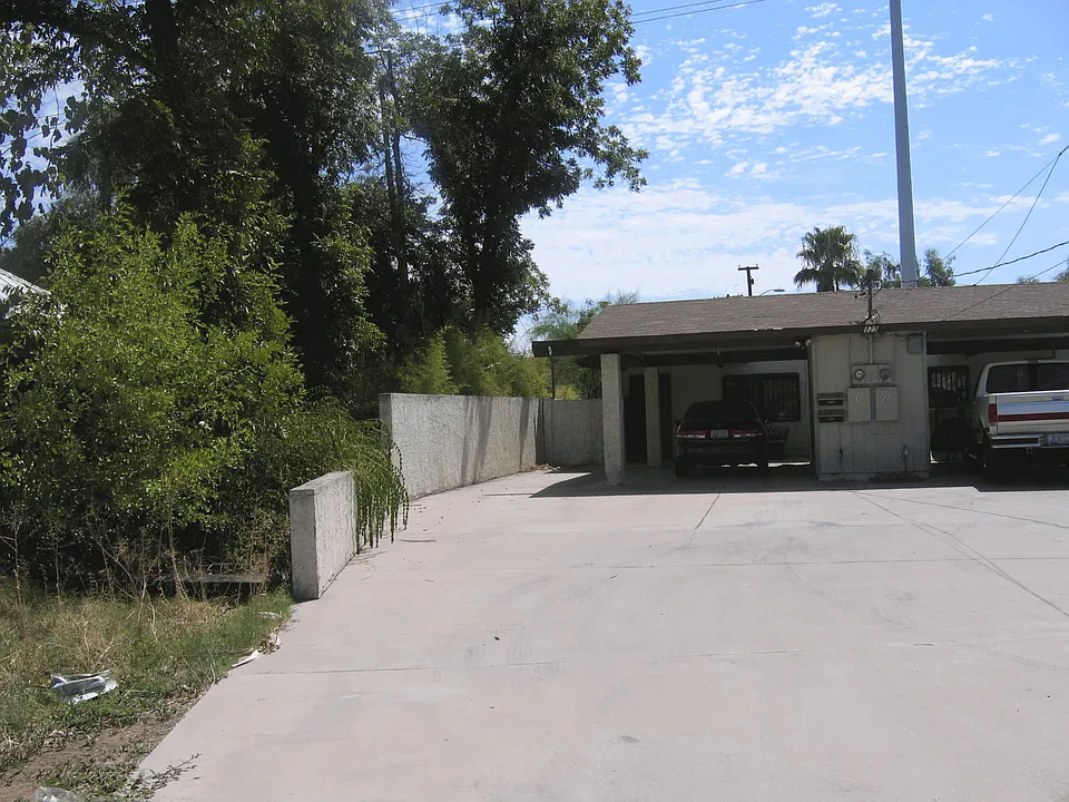 Front drive way