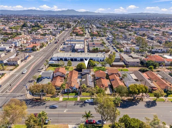 1216 Lake St, Huntington Beach, CA 92648
