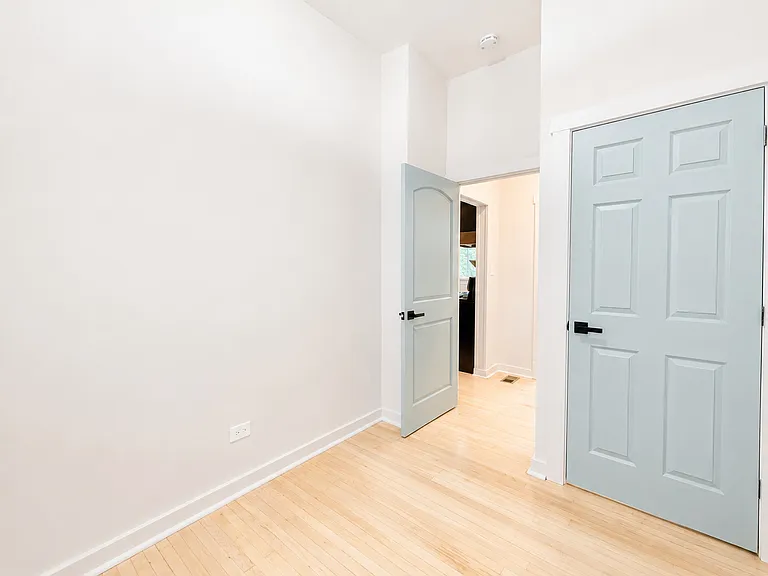5342 S Fairfield Ave #1F — Photo 15