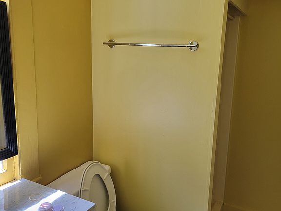 4th image of 2403 Saint Charles Ave #403