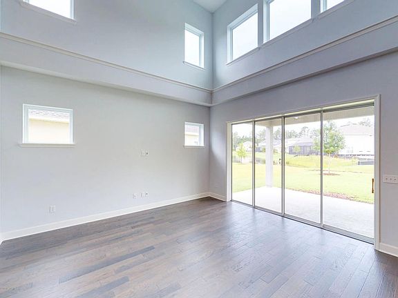 5th image of 210 Manor Ln