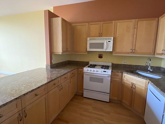 5th image of 15 S Throop St APT 503