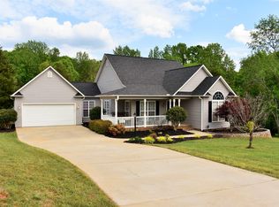 840 W River Grove Cir, Roebuck, SC 29376