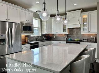 1 Radley Pl, North Oaks, MN 55127