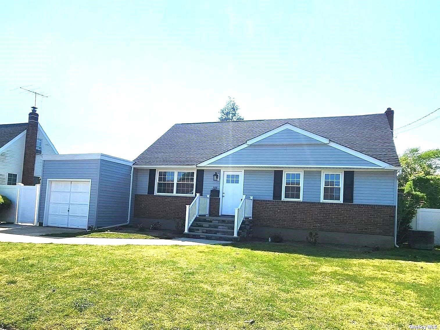 588 Center Briarwood Avenue, West Islip, NY 11795 Zillow