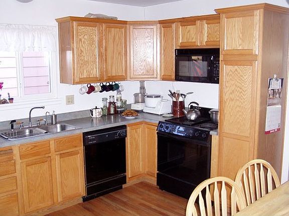 Modern Bright Kitchen