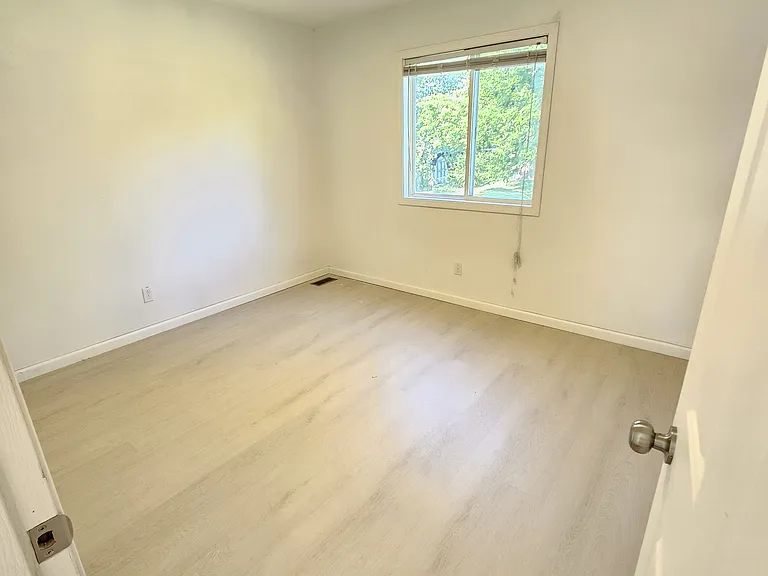 50 Westhaven Dr — Photo 8