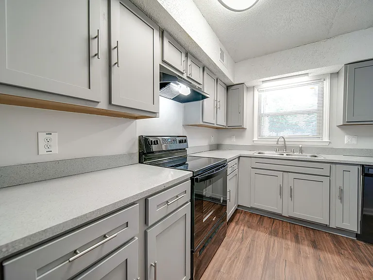 Village Square Apartments — Photo 6