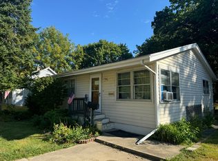 412 Boardman Pl, Dixon, IL 61021