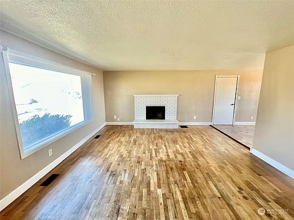 5th image of 1301 S Underwood Street