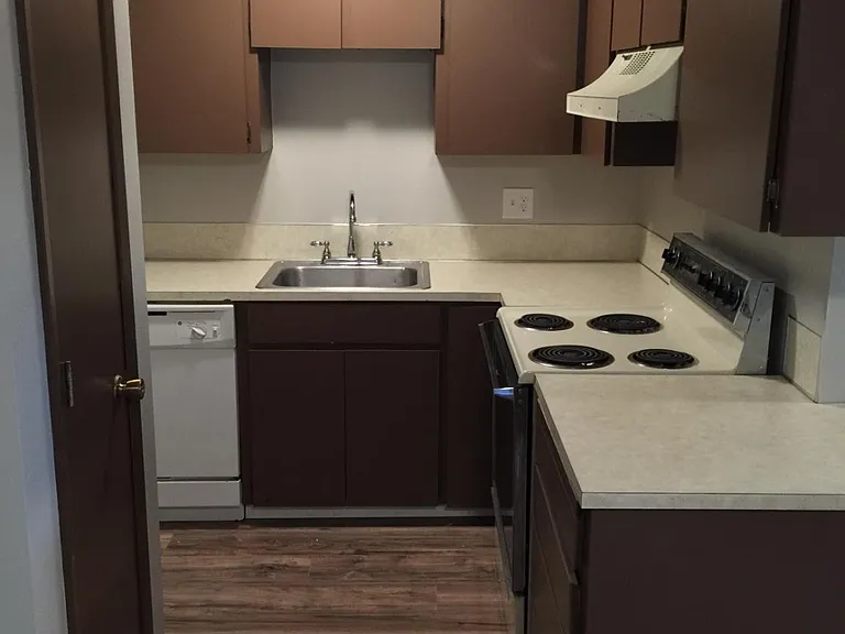 355 NE Jackson St — Photo 5