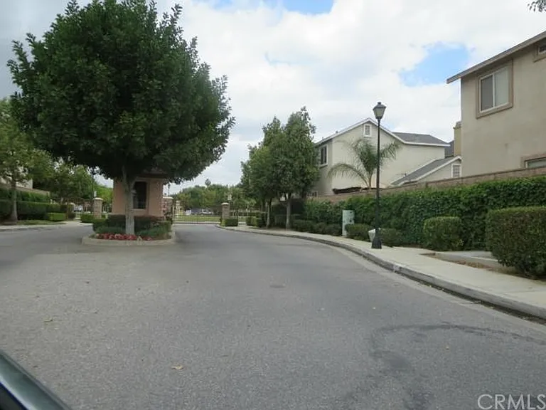 8541 Patricia Way — Photo 3