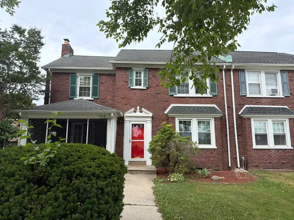 704 W 34th St, Wilmington, DE 19802