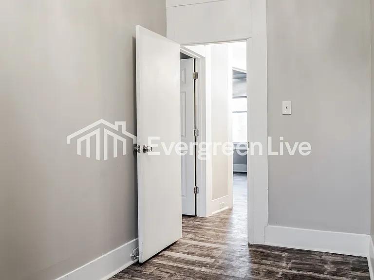 780 Linnard St — Photo 14