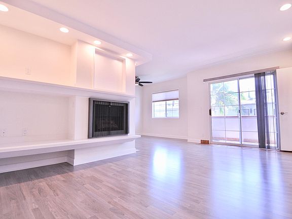 3rd image of 1436 Barry Ave