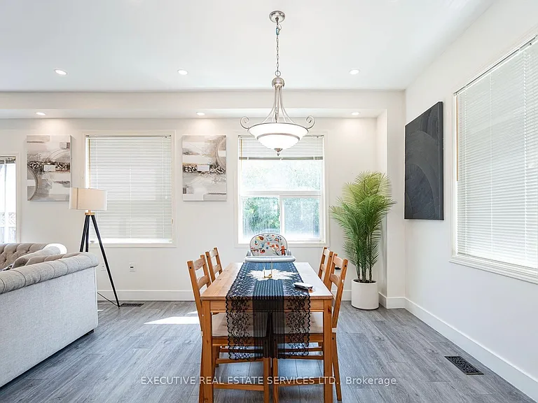 25 Dreamcrest Ct — Photo 14